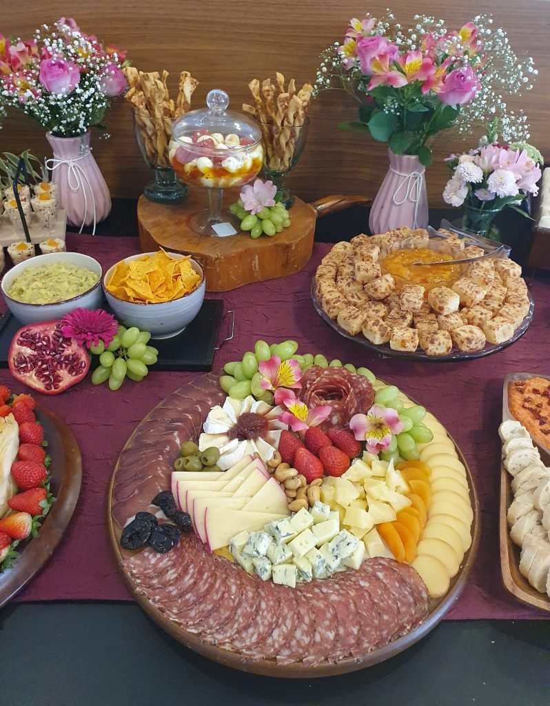 Mesa de antepastos em Curitiba Mesa de antepastos em Curitiba
